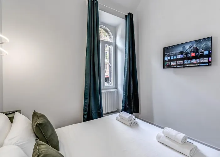 Domus Alessandro Apartment *